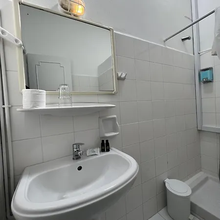 Anezina Otel Drios