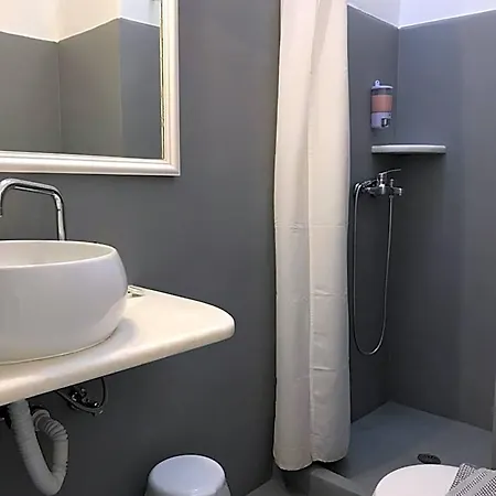 Anezina Otel Drios